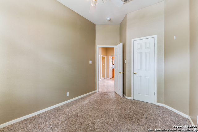 Listing photo id 21 for 1822 Archers Bow