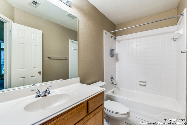 Listing photo id 23 for 1822 Archers Bow