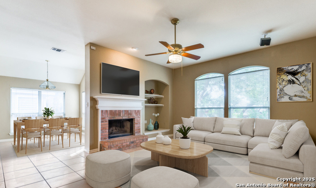 Listing photo id 3 for 1822 Archers Bow