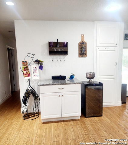 Listing photo id 15 for 6602 Peachtree