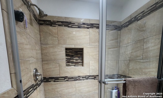 Listing photo id 16 for 6602 Peachtree