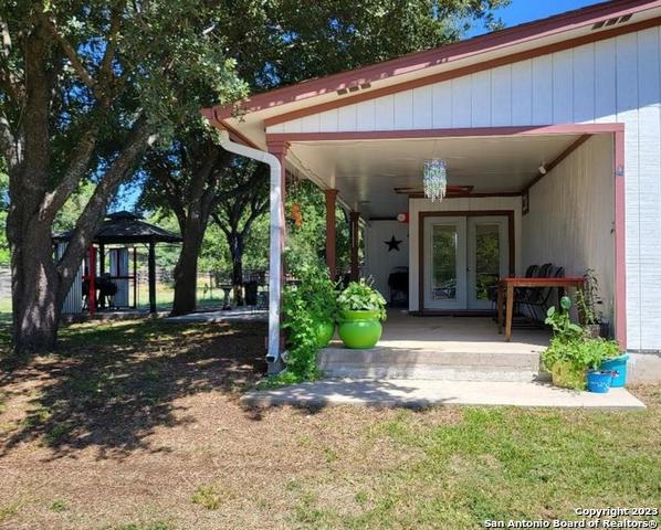 Listing photo id 22 for 6602 Peachtree
