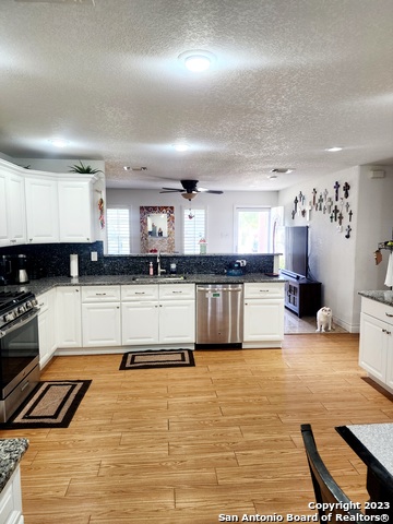 Listing photo id 6 for 6602 Peachtree