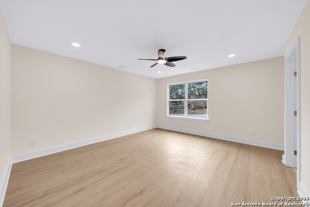 Listing photo id 10 for 11710 Vance Jackson Rd 702