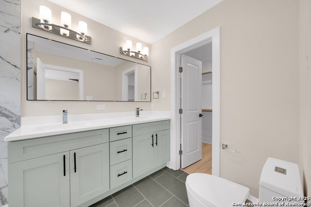 Listing photo id 11 for 11710 Vance Jackson Rd 702