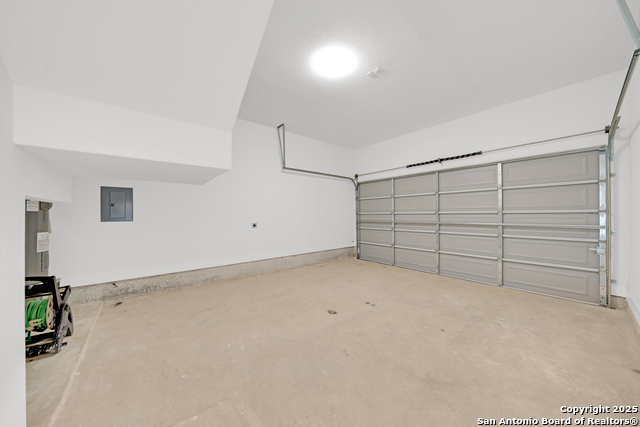 Listing photo id 17 for 11710 Vance Jackson Rd 702