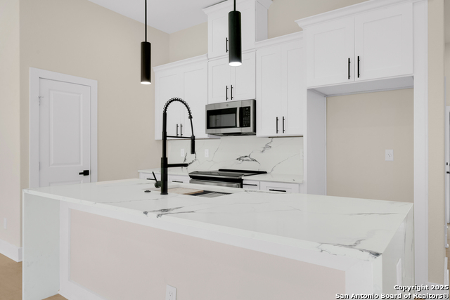 Listing photo id 2 for 11710 Vance Jackson Rd 702