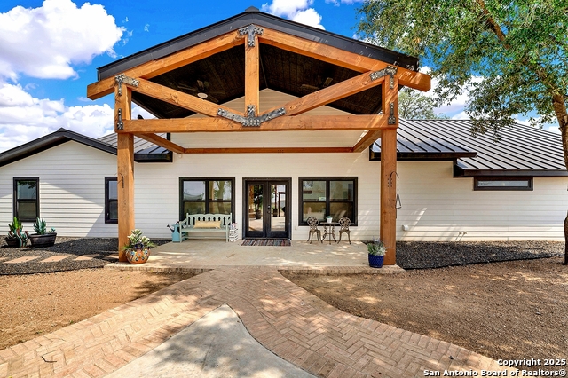 Listing photo id 27 for 1591 Leissner School