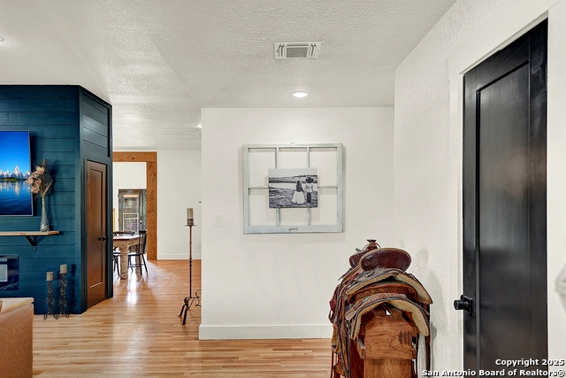 Listing photo id 28 for 1591 Leissner School
