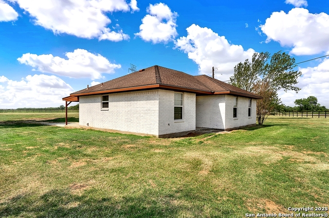 Listing photo id 64 for 1591 Leissner School