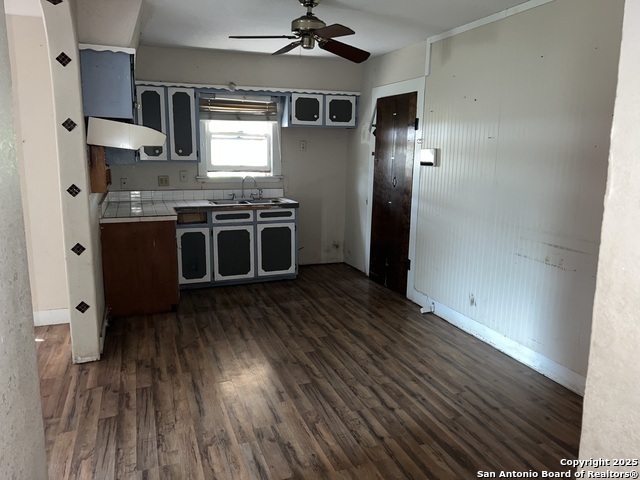 Listing photo id 8 for 822 High N 
