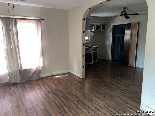Listing photo id 9 for 822 High N 