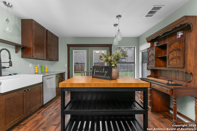 Image 12 of 15 For 7010 Almond Green
