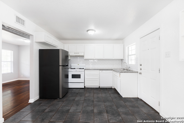 Listing photo id 2 for 114 Oxford  