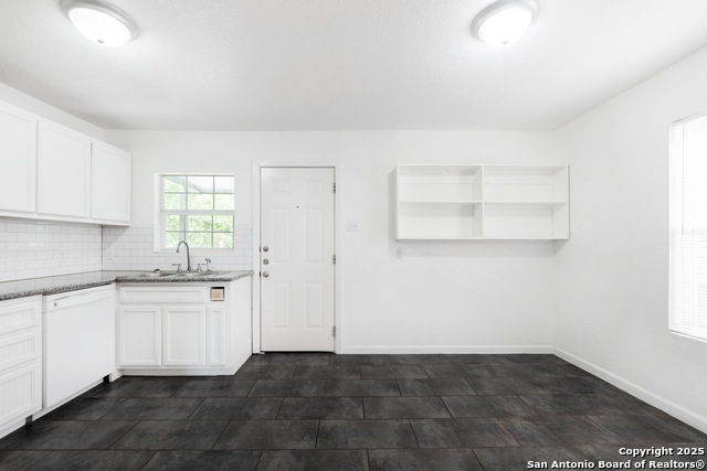 Listing photo id 3 for 114 Oxford  