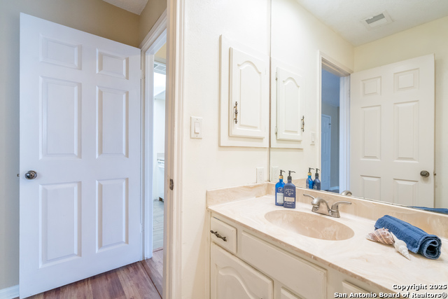 Image 24 of 31 For 11843 Braesview  504e