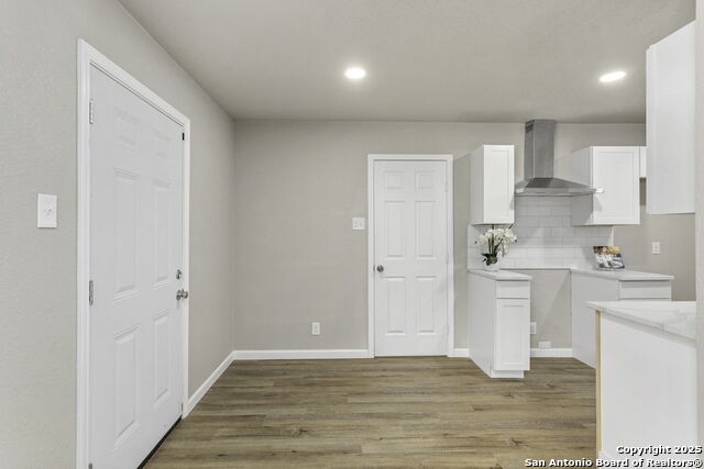 Listing photo id 7 for 8607 Falling Timber