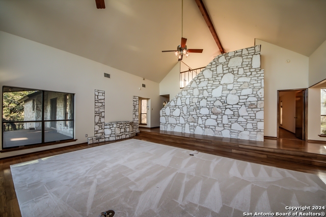 Listing photo id 8 for 8705 Mountain Top