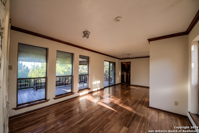 Listing photo id 9 for 8705 Mountain Top