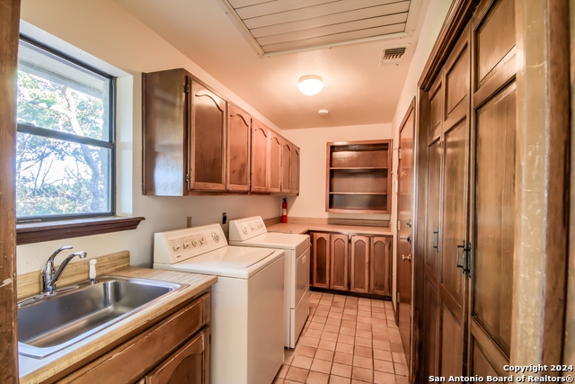 Listing photo id 16 for 8705 Mountain Top