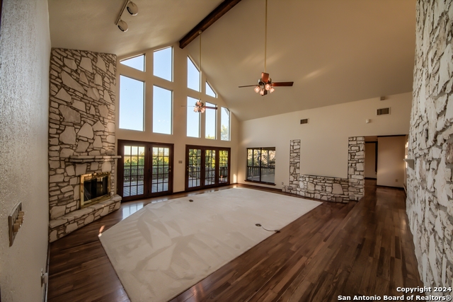 Listing photo id 0 for 8705 Mountain Top