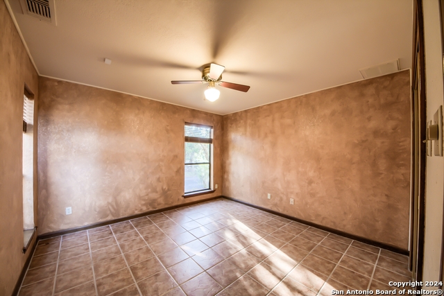 Listing photo id 24 for 8705 Mountain Top