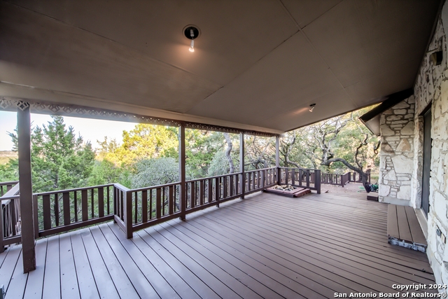 Listing photo id 31 for 8705 Mountain Top