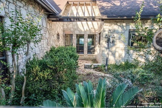 Listing photo id 33 for 8705 Mountain Top