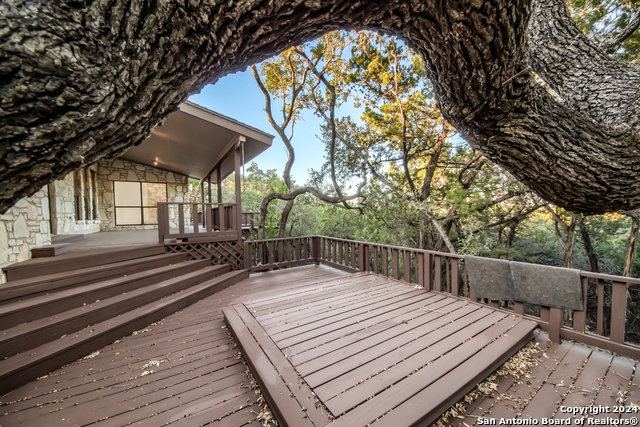 Listing photo id 34 for 8705 Mountain Top