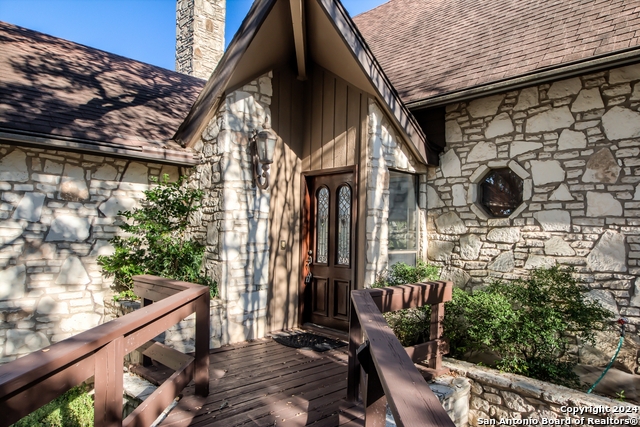 Listing photo id 3 for 8705 Mountain Top