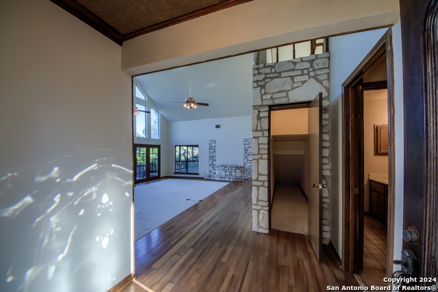 Listing photo id 5 for 8705 Mountain Top