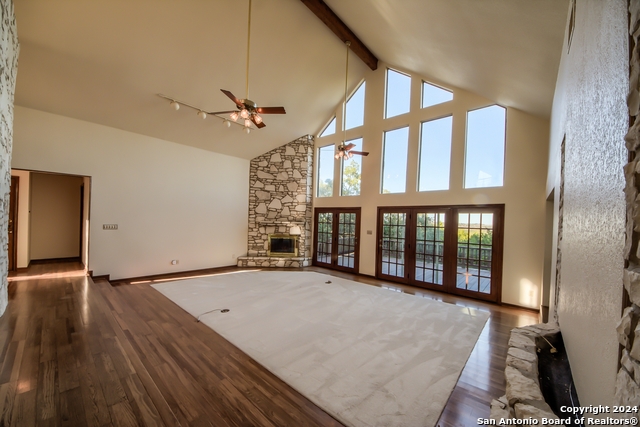 Listing photo id 6 for 8705 Mountain Top