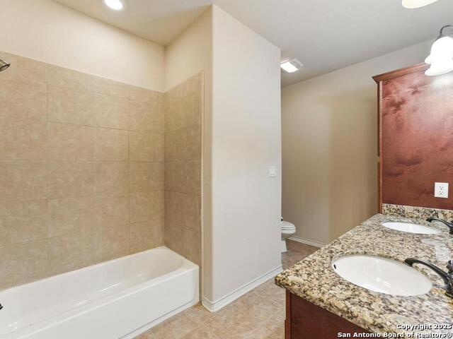 Image 22 of 25 For 976 Parkview
