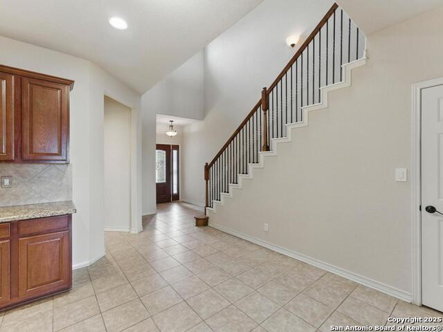 Image 3 of 25 For 976 Parkview
