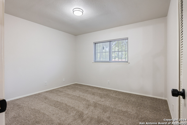 Listing photo id 10 for 1102 Fillmore Dr