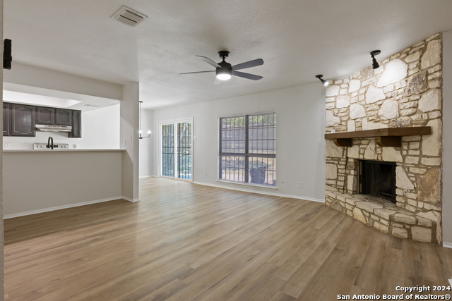 Listing photo id 5 for 1102 Fillmore Dr