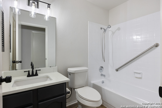Listing photo id 7 for 1102 Fillmore Dr