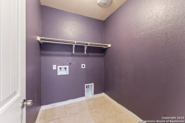 Listing photo id 8 for 2317 Broken Wheel Ln