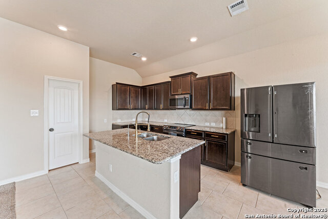 Listing photo id 14 for 2317 Broken Wheel Ln