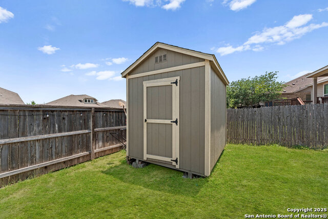 Listing photo id 32 for 2317 Broken Wheel Ln