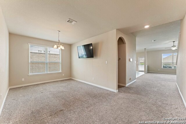 Listing photo id 5 for 2317 Broken Wheel Ln