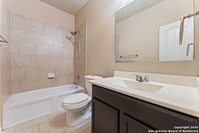 Listing photo id 7 for 2317 Broken Wheel Ln