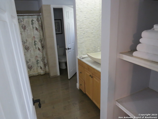 Image 16 of 31 For 2221 Lakewood Dr