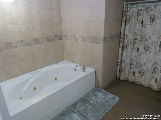 Image 17 of 31 For 2221 Lakewood Dr