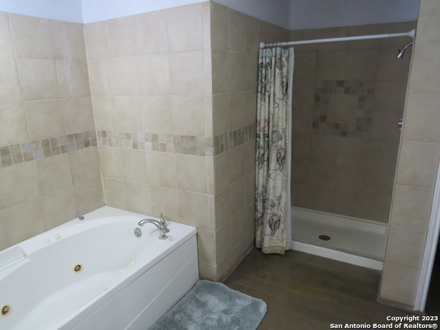 Image 19 of 31 For 2221 Lakewood Dr
