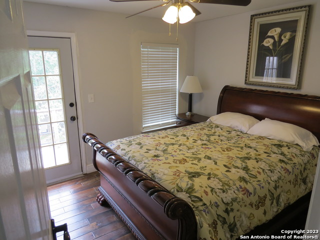 Image 21 of 31 For 2221 Lakewood Dr