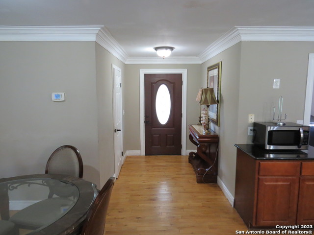 Image 4 of 31 For 2221 Lakewood Dr