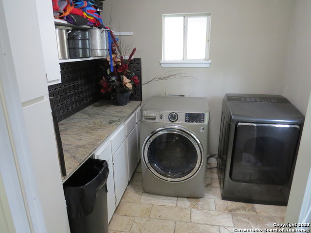 Image 7 of 31 For 2221 Lakewood Dr