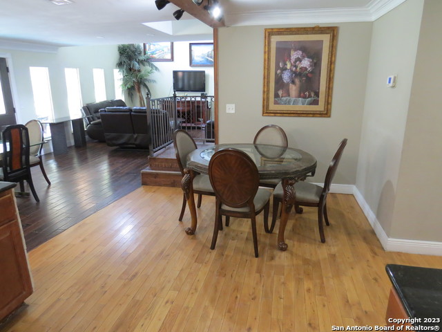 Image 8 of 31 For 2221 Lakewood Dr