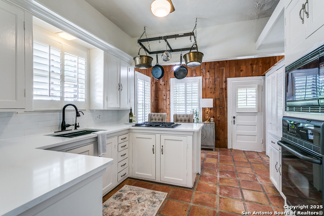 Listing photo id 9 for 315 Lullwood W